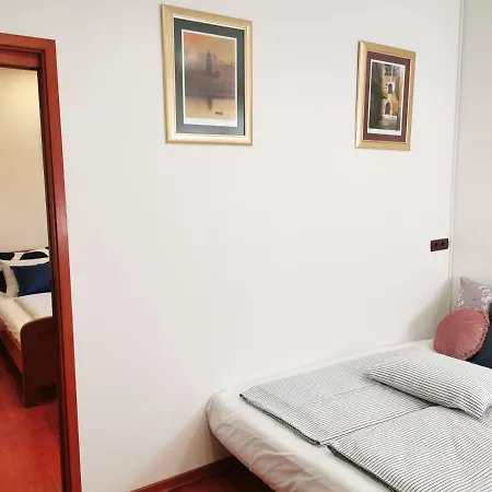 Luci Near Bacvice * Split