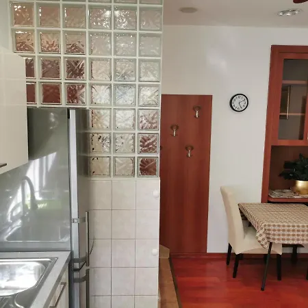 Luci Near Bacvice * Split